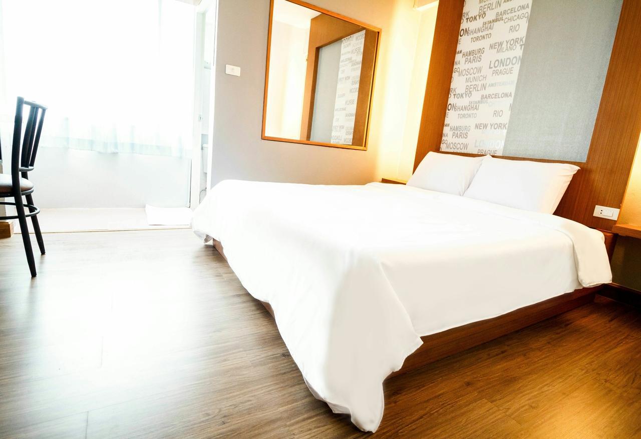 โรงแรมเรือนทิพย์ เชียงราย Ruean Tip Hotel Chiang Rai Quarto foto