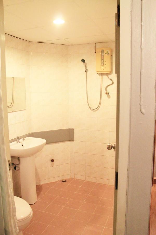 โรงแรมเรือนทิพย์ เชียงราย Ruean Tip Hotel Chiang Rai Quarto foto