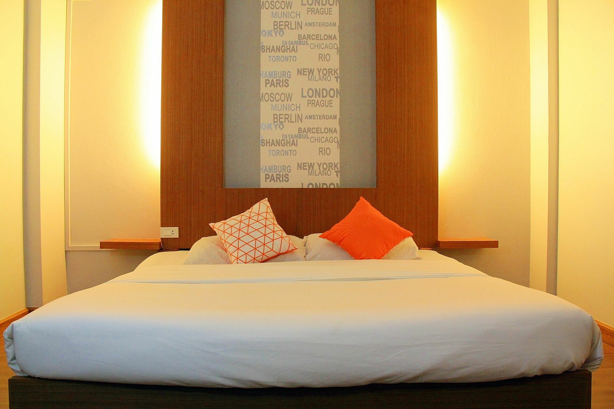 โรงแรมเรือนทิพย์ เชียงราย Ruean Tip Hotel Chiang Rai Exterior foto